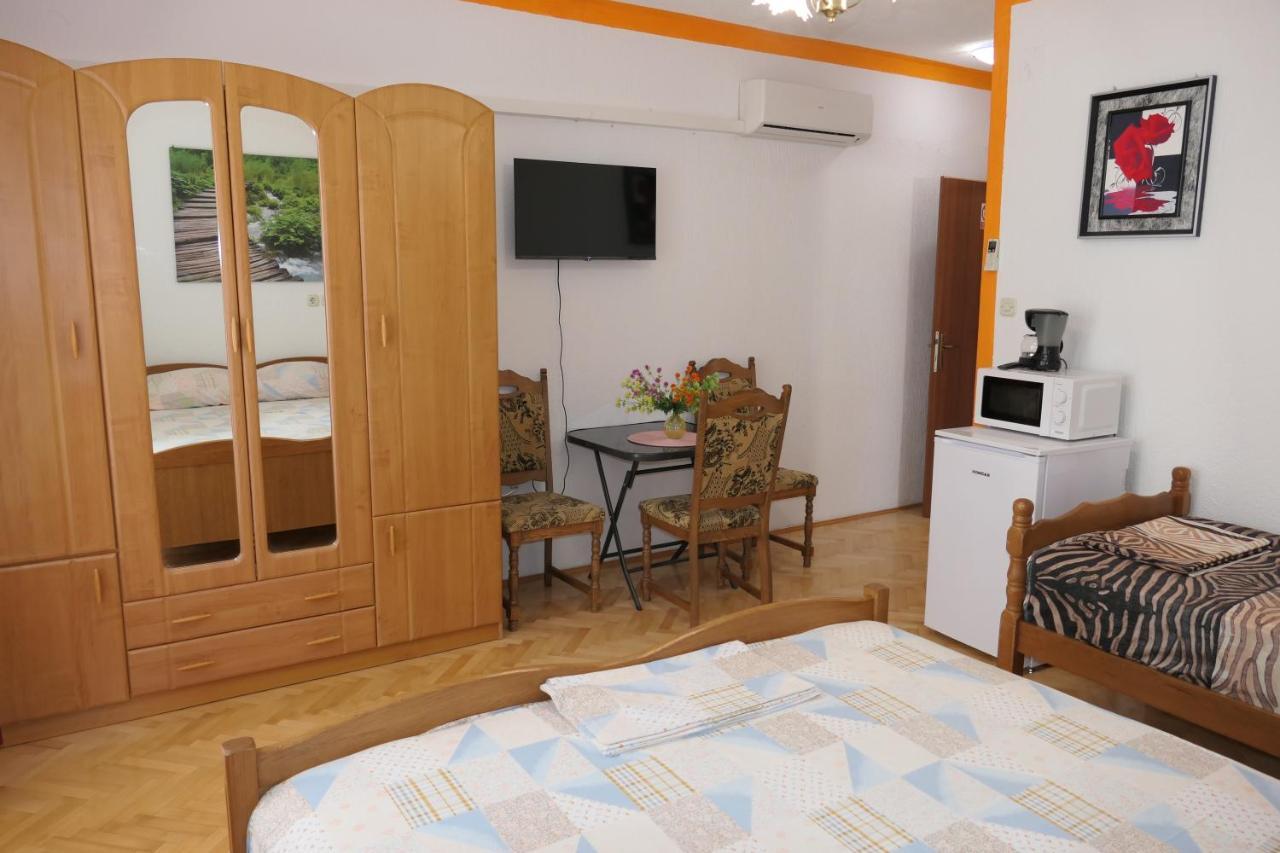 Apartments And Rooms Juki Senj  Εξωτερικό φωτογραφία